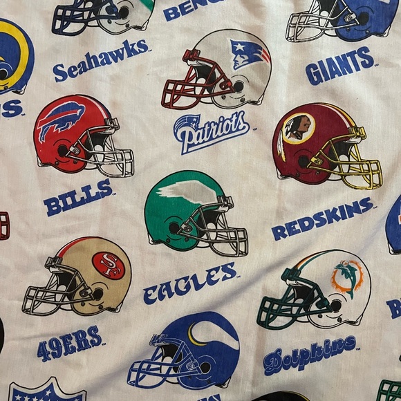 Vintage NFL Football Teams Spell Out Shield Twin Size Flat Bed Sheet 1995 - Picture 2 of 10
